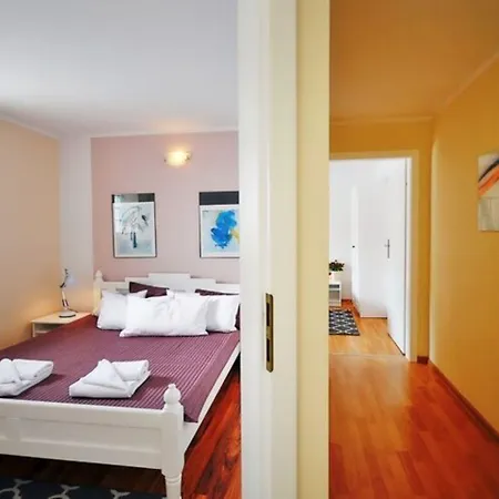 Apartman Comfortable Close To The