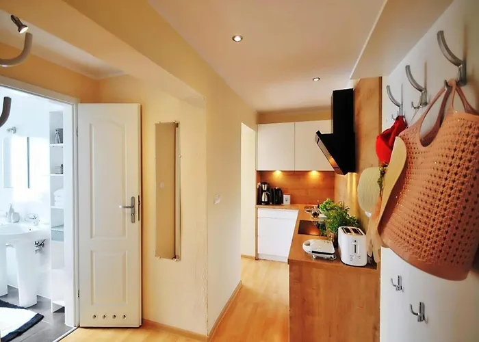 アパート Comfortable Close To The ウストロニエ・モルスキエ