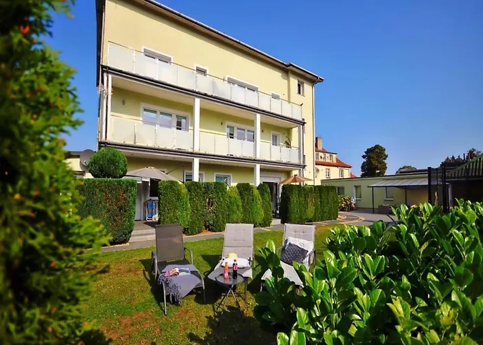 Comfortable Close To The ウストロニエ・モルスキエ